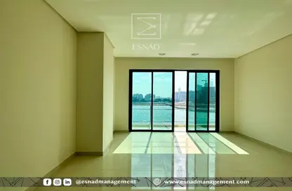 Apartment - 2 Bedrooms - 3 Bathrooms for rent in Reef Island - Capital Governorate