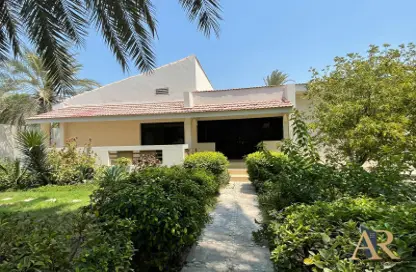 Villa - 4 Bedrooms - 5 Bathrooms for rent in Saar - Northern Governorate