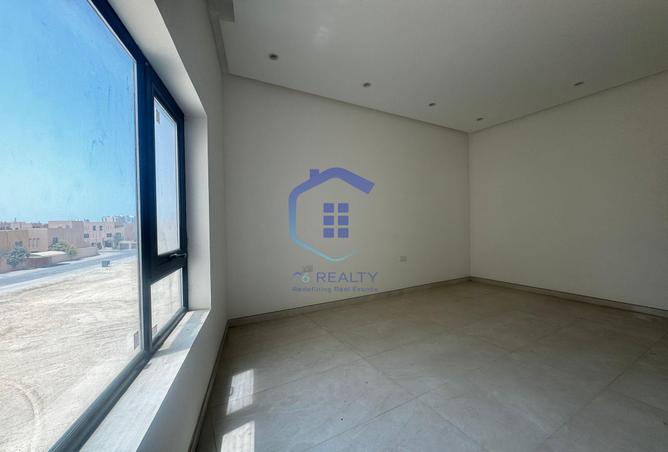 Apartment - 2 Bedrooms - 2 Bathrooms for rent in Seef - Capital Governorate