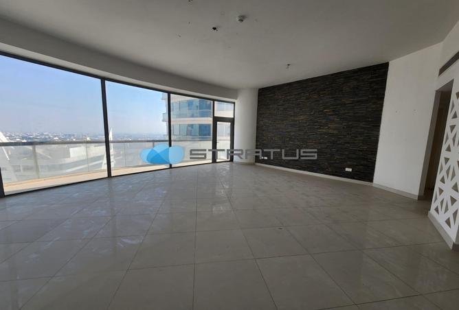 Apartment - 2 Bedrooms - 3 Bathrooms for rent in Sanabis - Manama - Capital Governorate