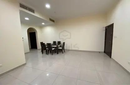 Apartment - 2 Bedrooms - 2 Bathrooms for rent in Sanabis - Manama - Capital Governorate