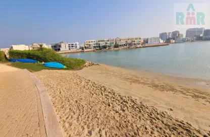 Apartment - 2 Bedrooms - 2 Bathrooms for rent in Tala Island - Amwaj Islands - Muharraq Governorate