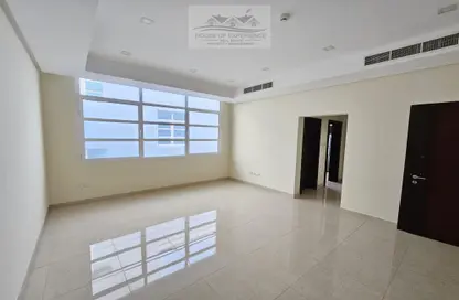 Office Space - Studio - 3 Bathrooms for rent in Hidd - Muharraq Governorate