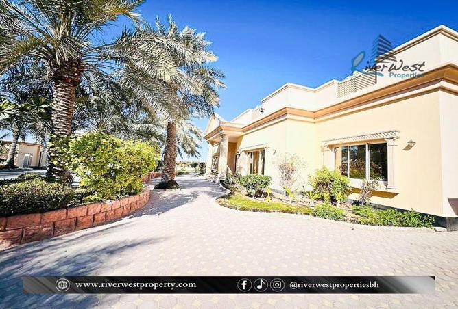 Villa - 4 Bedrooms - 5 Bathrooms for rent in Saar - Northern Governorate