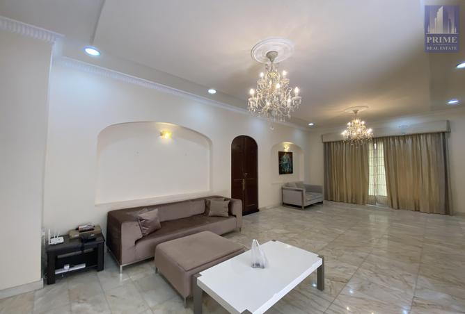 Villa - 4 Bedrooms - 4 Bathrooms for rent in Tubli - Central Governorate