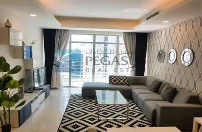 Living Room image for: Apartment - 2 Bedrooms - 3 Bathrooms for rent in Al Juffair - Capital Governorate, Image 1