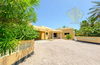 Villa - 4 Bedrooms - 5 Bathrooms for rent in Saar - Northern Governorate