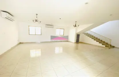 Villa - 4 Bedrooms - 5 Bathrooms for rent in Janabiya - Northern Governorate