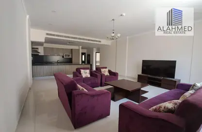 Apartment - 2 Bedrooms - 3 Bathrooms for rent in Busaiteen - Muharraq Governorate