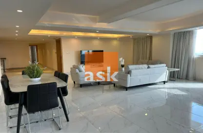 Apartment - 3 Bedrooms - 4 Bathrooms for rent in Al Juffair - Capital Governorate