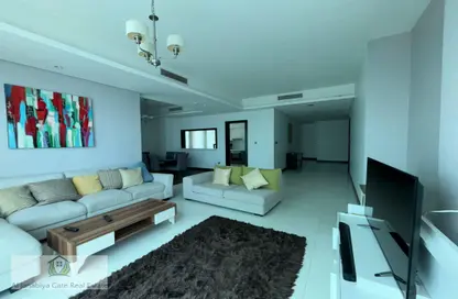 Apartment - 2 Bedrooms - 4 Bathrooms for rent in Al Juffair - Capital Governorate