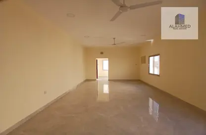 Apartment - 2 Bedrooms - 2 Bathrooms for rent in Zinj - Manama - Capital Governorate