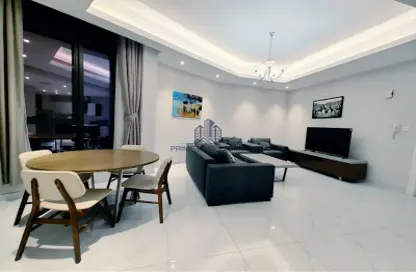 Living / Dining Room image for: Apartment - 1 Bedroom - 2 Bathrooms for rent in Seef - Capital Governorate, Image 1