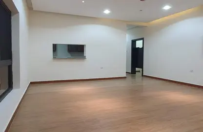 Apartment - 2 Bedrooms - 2 Bathrooms for rent in Galali - Muharraq Governorate