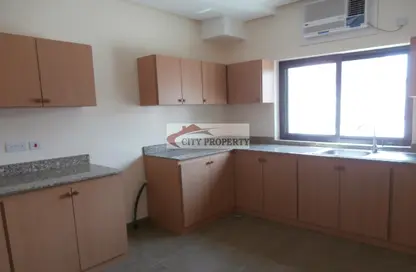 Bulk Rent Unit - Studio - 7+ Bathrooms for rent in Al Jasra - Northern Governorate