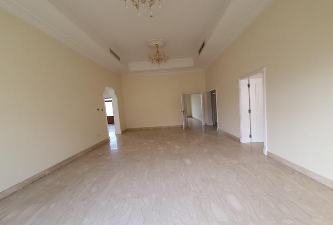 Villa - 4 Bedrooms - 4 Bathrooms for rent in Saar - Northern Governorate