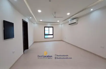 Apartment - 2 Bedrooms - 2 Bathrooms for rent in Al Bahair - Riffa - Southern Governorate