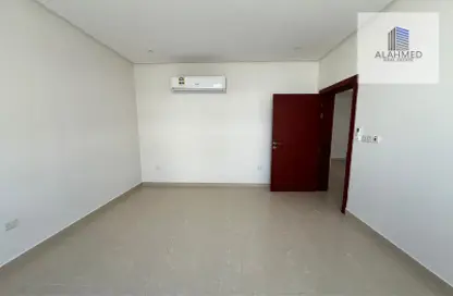 Apartment - 2 Bedrooms - 3 Bathrooms for rent in Hidd - Muharraq Governorate