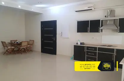 Apartment - 3 Bedrooms - 5 Bathrooms for sale in Tubli - Central Governorate