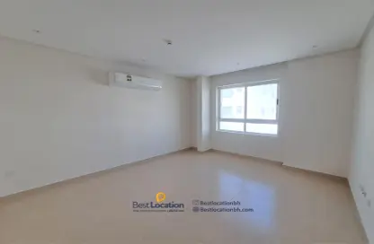 Apartment - 2 Bedrooms - 3 Bathrooms for rent in Hidd - Muharraq Governorate