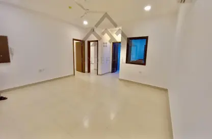 Office Space - Studio - 3 Bathrooms for rent in Galali - Muharraq Governorate