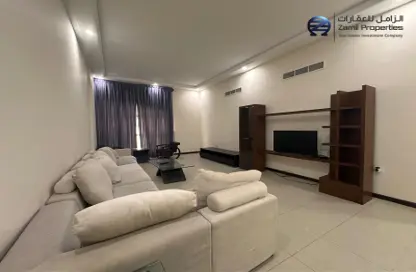 Short Term  and  Hotel Apartment - 2 Bedrooms - 3 Bathrooms for rent in Busaiteen - Muharraq Governorate