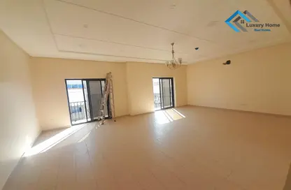 Apartment - 3 Bedrooms - 3 Bathrooms for rent in Tubli - Central Governorate