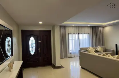 Apartment - 3 Bedrooms - 4 Bathrooms for rent in Al Juffair - Capital Governorate