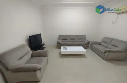 Apartment - 2 Bedrooms - 2 Bathrooms for rent in Um Al Hasam - Manama - Capital Governorate