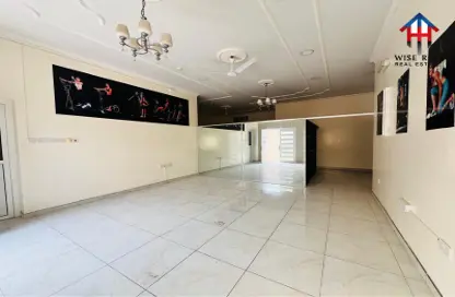 Apartment - 5 Bedrooms - 5 Bathrooms for rent in Hamad Town - Northern Governorate