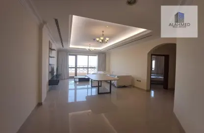 Apartment - 2 Bedrooms - 3 Bathrooms for rent in Manama Souq - Manama - Capital Governorate