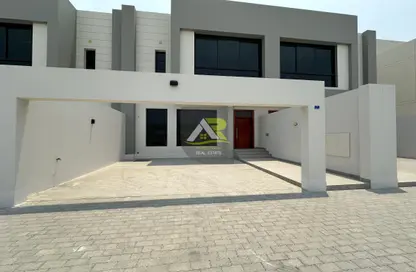 Villa - 3 Bedrooms - 5 Bathrooms for rent in Salmaniya - Manama - Capital Governorate