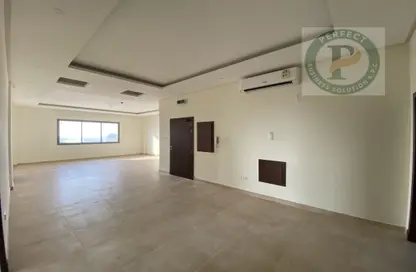 Apartment - 3 Bedrooms - 3 Bathrooms for rent in Saraya 2 - Bu Quwah - Northern Governorate