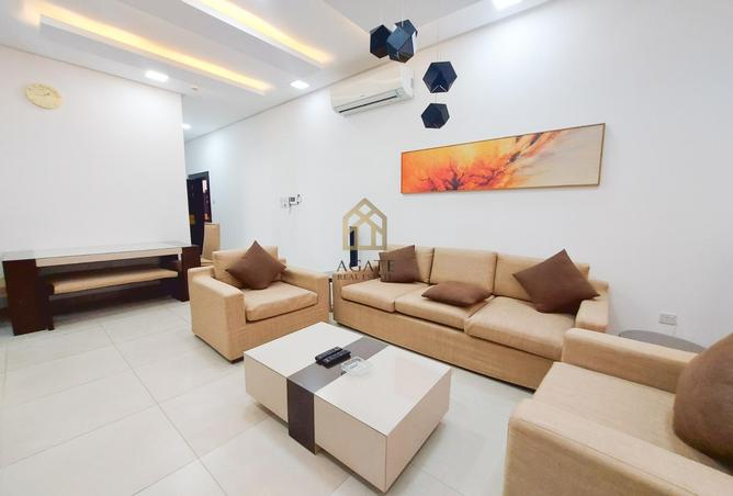 Apartment - 2 Bedrooms - 2 Bathrooms for rent in Mahooz - Manama - Capital Governorate