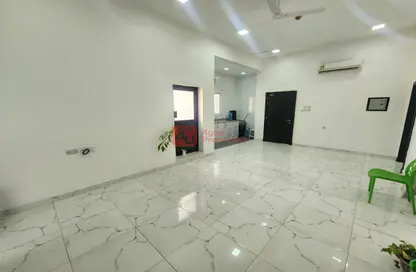 Apartment - 1 Bedroom - 2 Bathrooms for rent in Shakhura - Northern Governorate