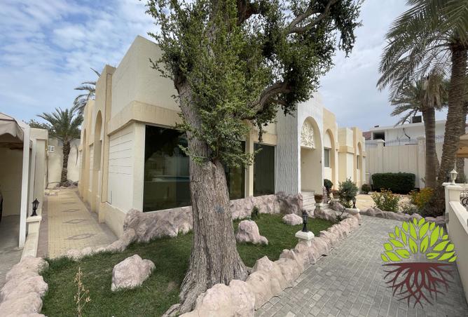 Villa - 4 Bedrooms - 4 Bathrooms for rent in Saar - Northern Governorate