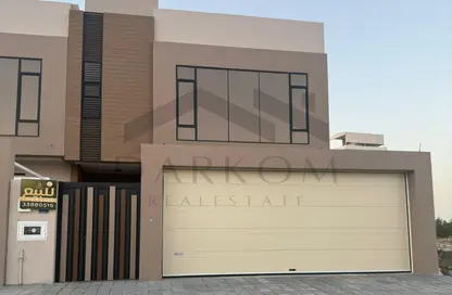 Villa - 4 Bedrooms - 6 Bathrooms for sale in Shahrakan - Northern Governorate