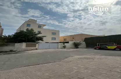 Apartment - 3 Bedrooms - 3 Bathrooms for rent in Riffa - Southern Governorate