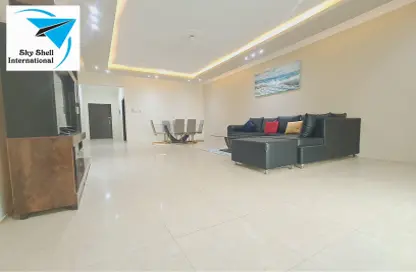 Apartment - 3 Bedrooms - 3 Bathrooms for rent in Busaiteen - Muharraq Governorate