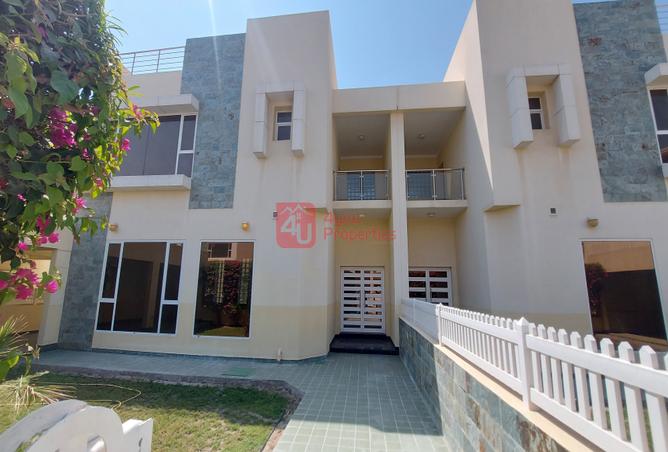 Villa - 4 Bedrooms - 4 Bathrooms for rent in Janabiya - Northern Governorate