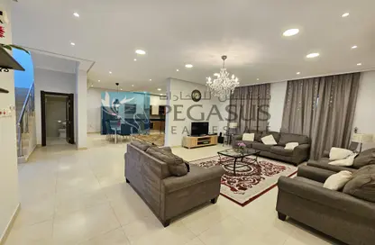 Villa - 4 Bedrooms - 5 Bathrooms for rent in Saar - Northern Governorate