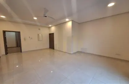 Apartment - 2 Bedrooms - 3 Bathrooms for rent in Zinj - Manama - Capital Governorate