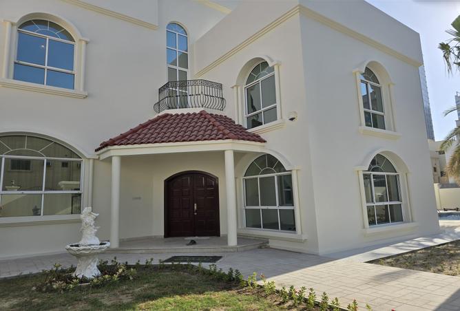 Villa - 3 Bedrooms - 5 Bathrooms for rent in Al Juffair - Capital Governorate