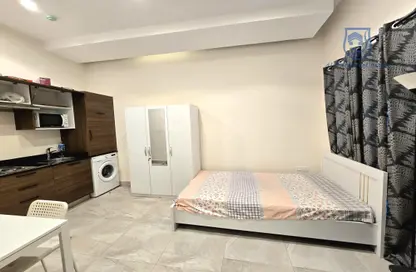 Apartment - Studio - 1 Bathroom for rent in Busaiteen - Muharraq Governorate