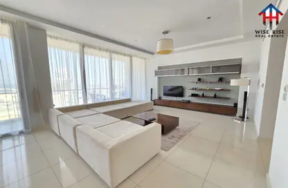 Apartment - 3 Bedrooms - 3 Bathrooms for rent in Sanabis - Manama - Capital Governorate