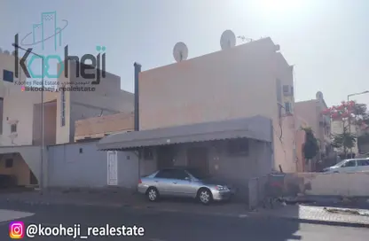 Villa - 3 Bedrooms - 3 Bathrooms for sale in Isa Town - Central Governorate