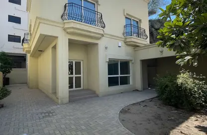 Villa - 4 Bedrooms - 5 Bathrooms for rent in Gufool - Manama - Capital Governorate