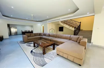 Villa - 4 Bedrooms - 5 Bathrooms for rent in Al Juffair - Capital Governorate