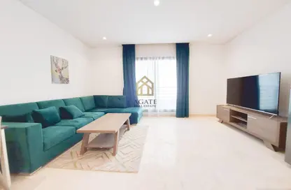 Apartment - 2 Bedrooms - 2 Bathrooms for rent in Segaya - Manama - Capital Governorate