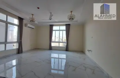 Apartment - 2 Bedrooms - 3 Bathrooms for rent in Segaya - Manama - Capital Governorate